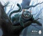 Η Cheshire γάτα ακουμπά πάνω σε κλαδί δέντρου